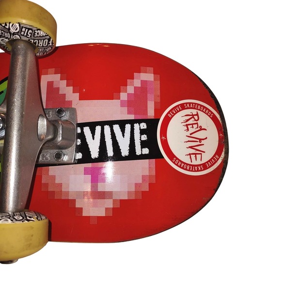 Revive Skateboards Deck Cosmic Cat Graphic Medium Concave RARE DISCONTINUED - Picture 6 of 11